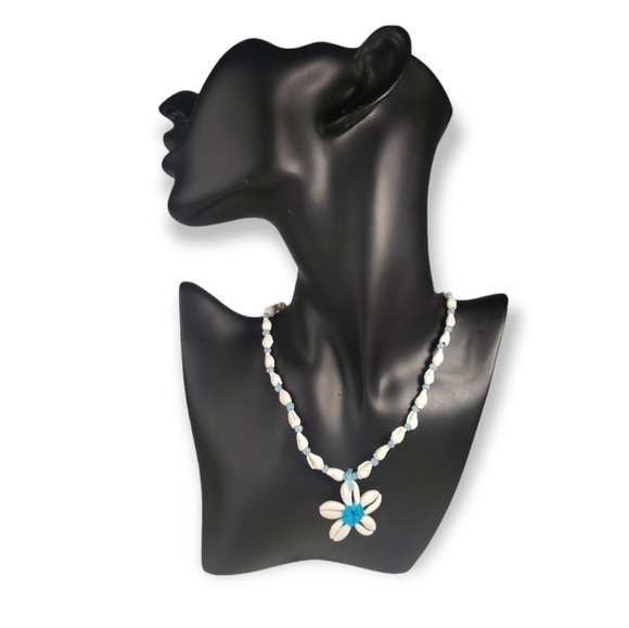 Boardwalk Shell Necklace - Picture 1 of 4
